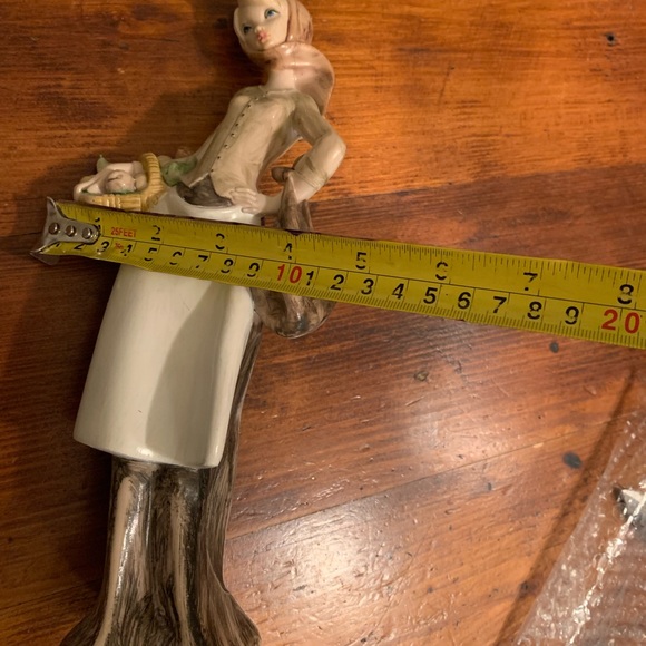 Fontanini 11" La statue woman basket imported Italy 2014 - Picture 8 of 12